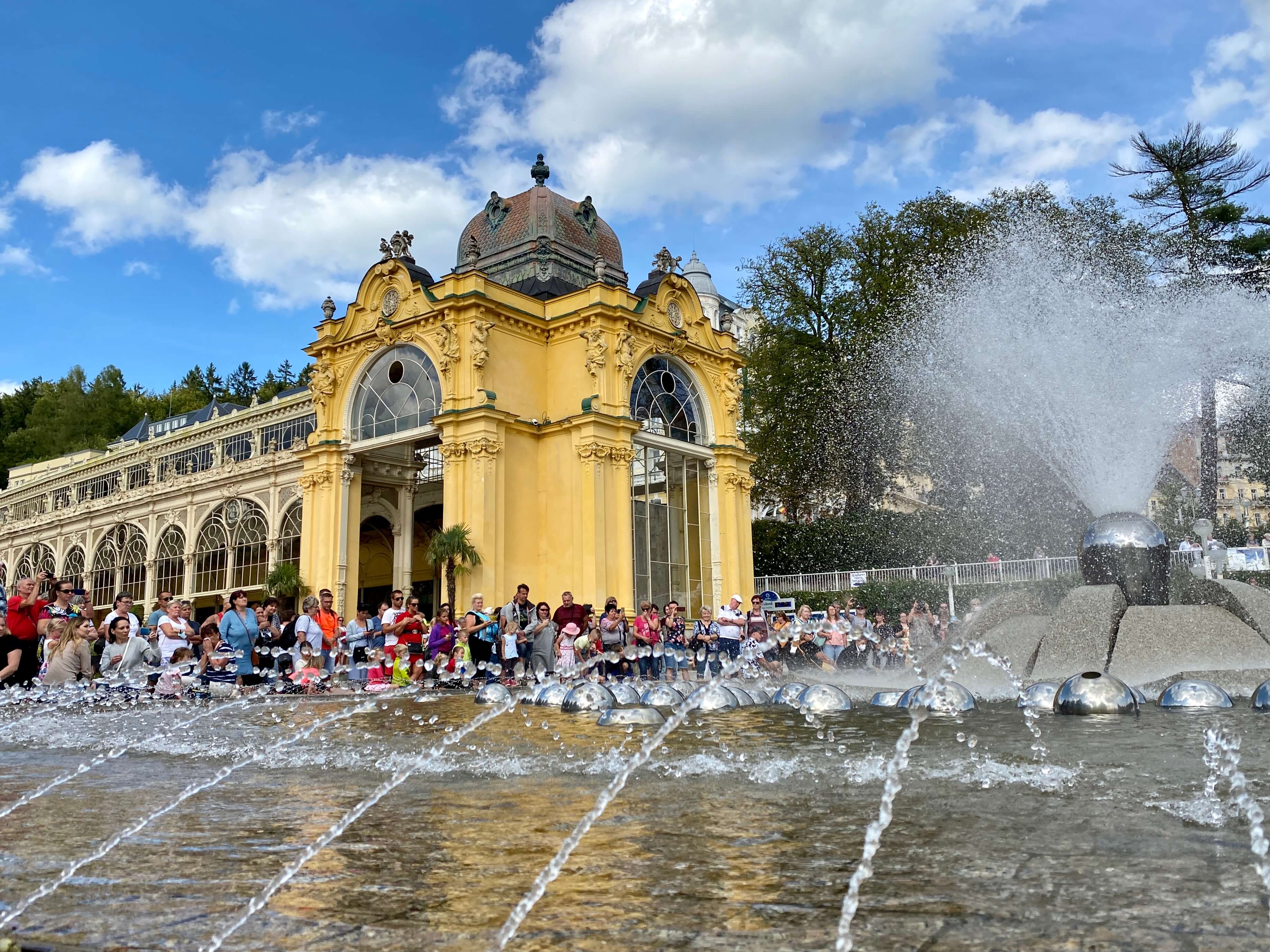 Marienbad, Tschechien: Brunnen Singende Fontäne