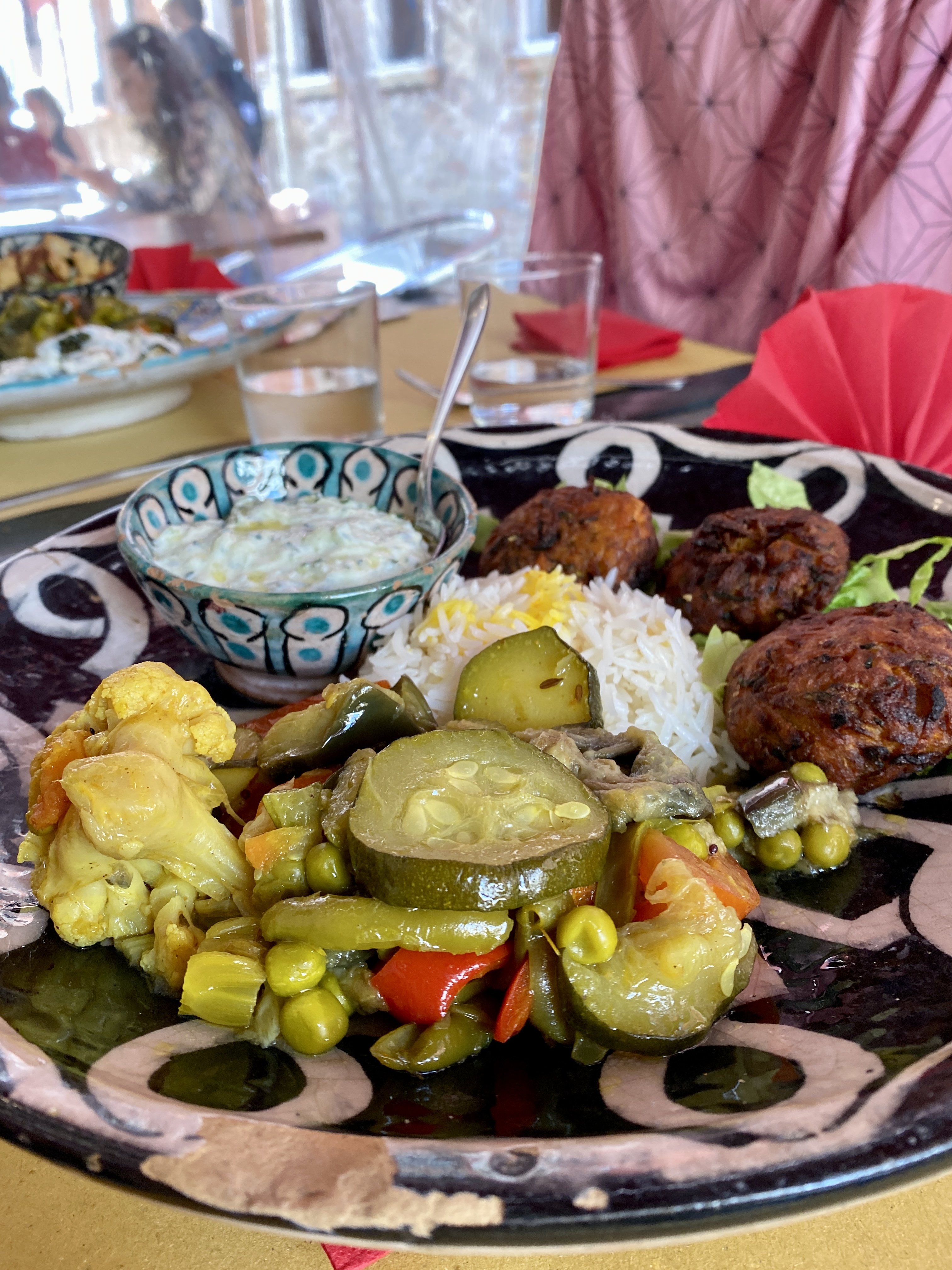 Italien, Venedig: Teller mit orientalischem Essen im Restaurant Orient Experience