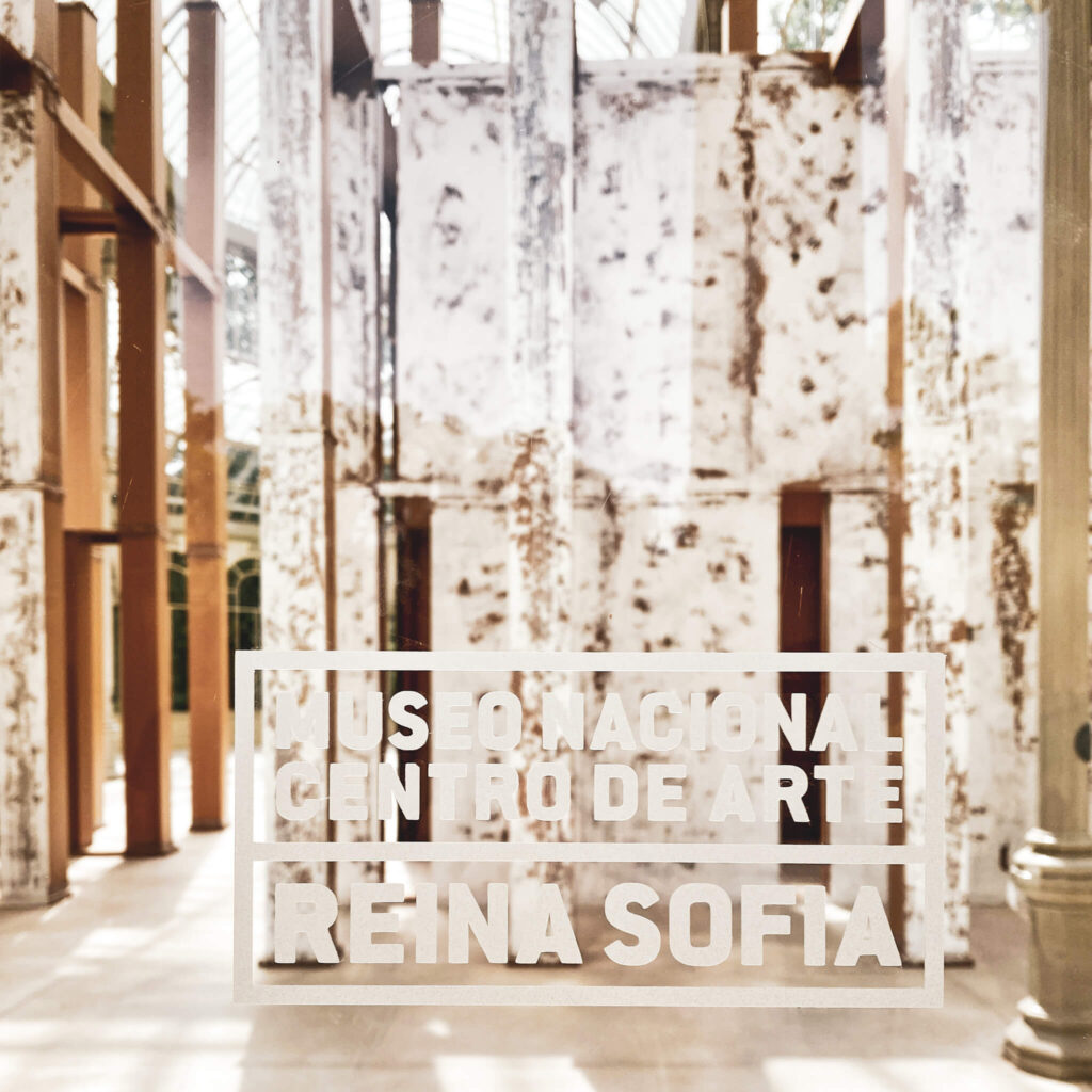 Das Museum Reina Sofia zeigt Ausstellungen im Palacio de Cristal