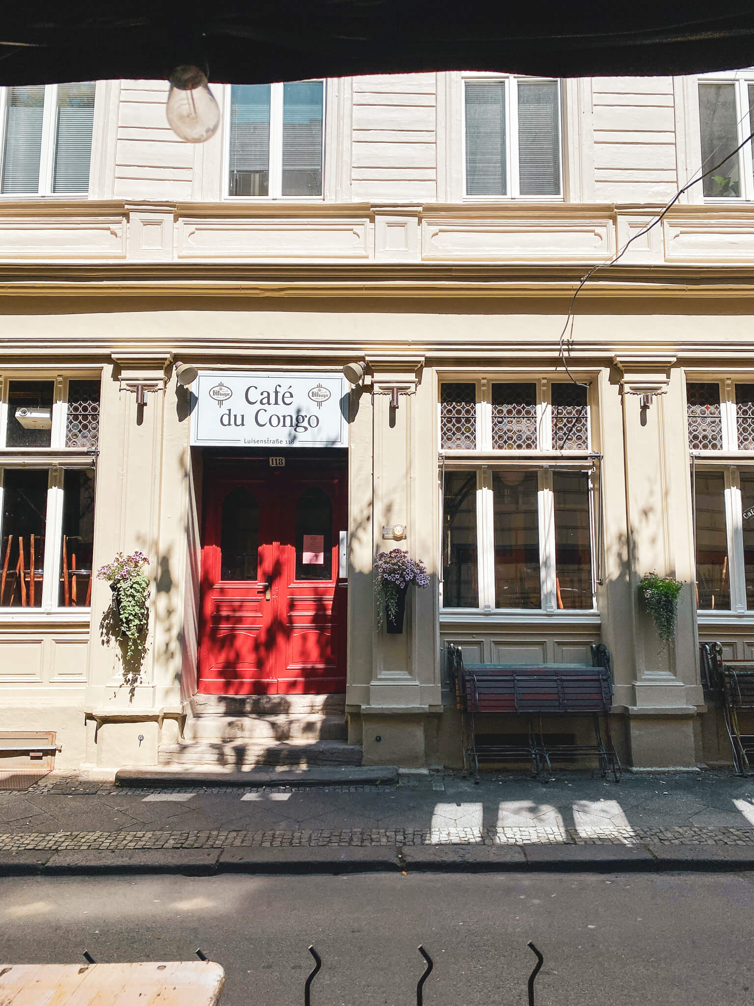 Eingang vom Café du Congo in der Luisenstraße