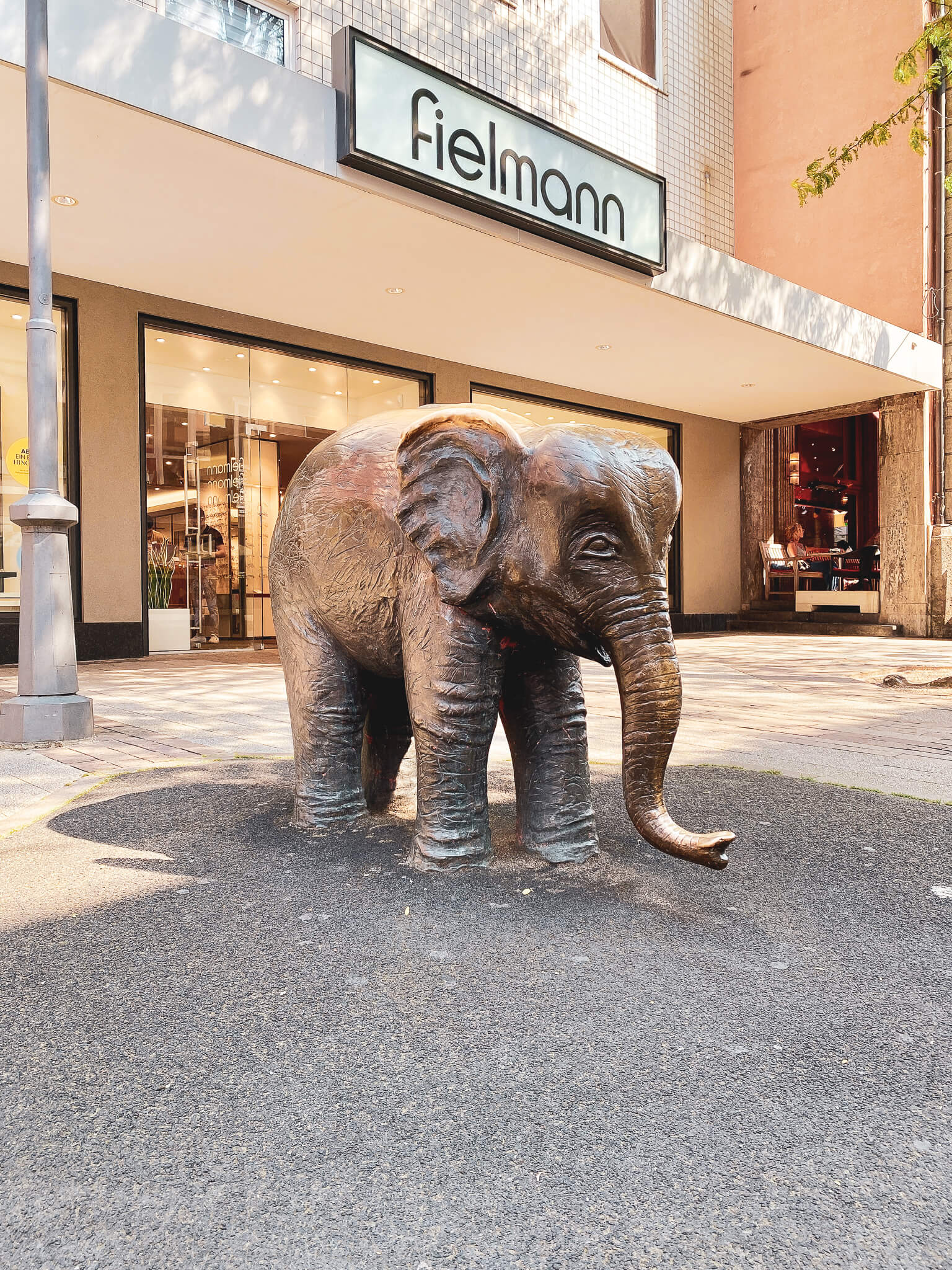 Bronzeskultur als Denkmal für Elefant Tuffi in Barmen