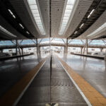 Bahnhof Beijing, China, Spiegelung am Gleis