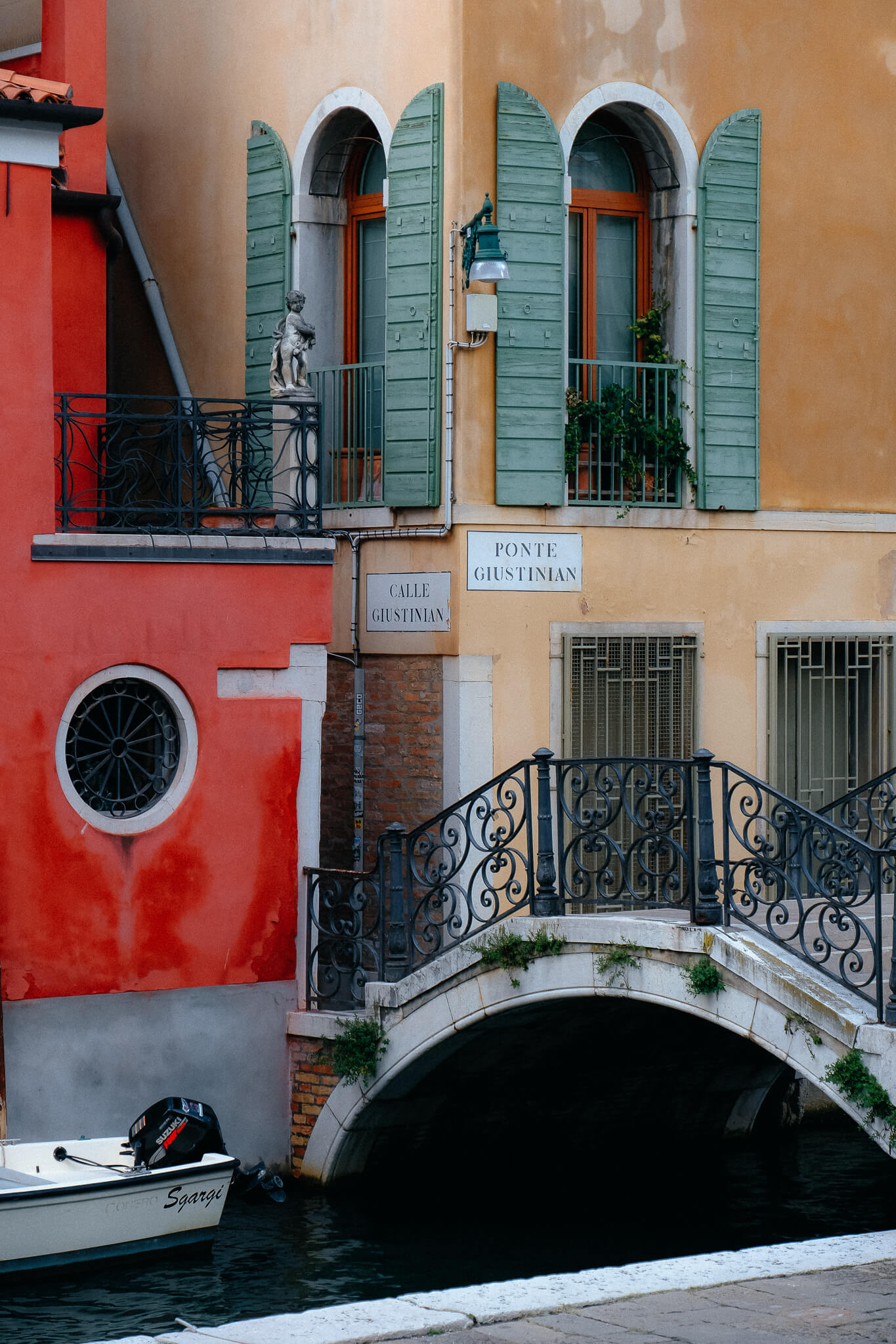 Ponte und Calle Gustinian