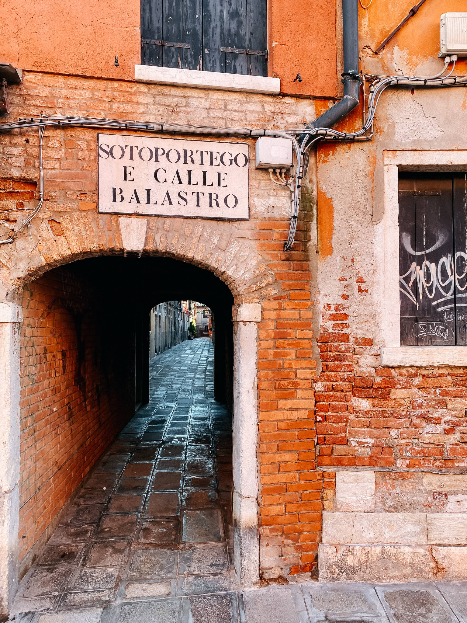 Sotoportego e Calle Balastro in Venedig