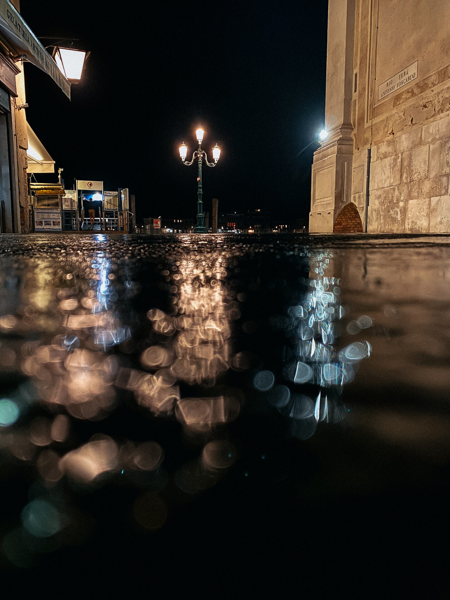 Spiegelung im Dunkeln, Zattere Venedig