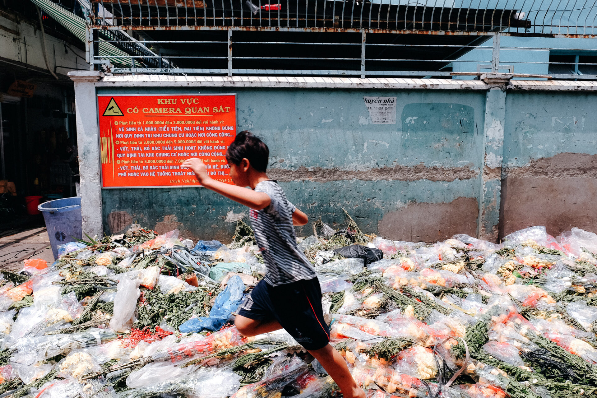 Reste vom Blumenmarkt in Saigon