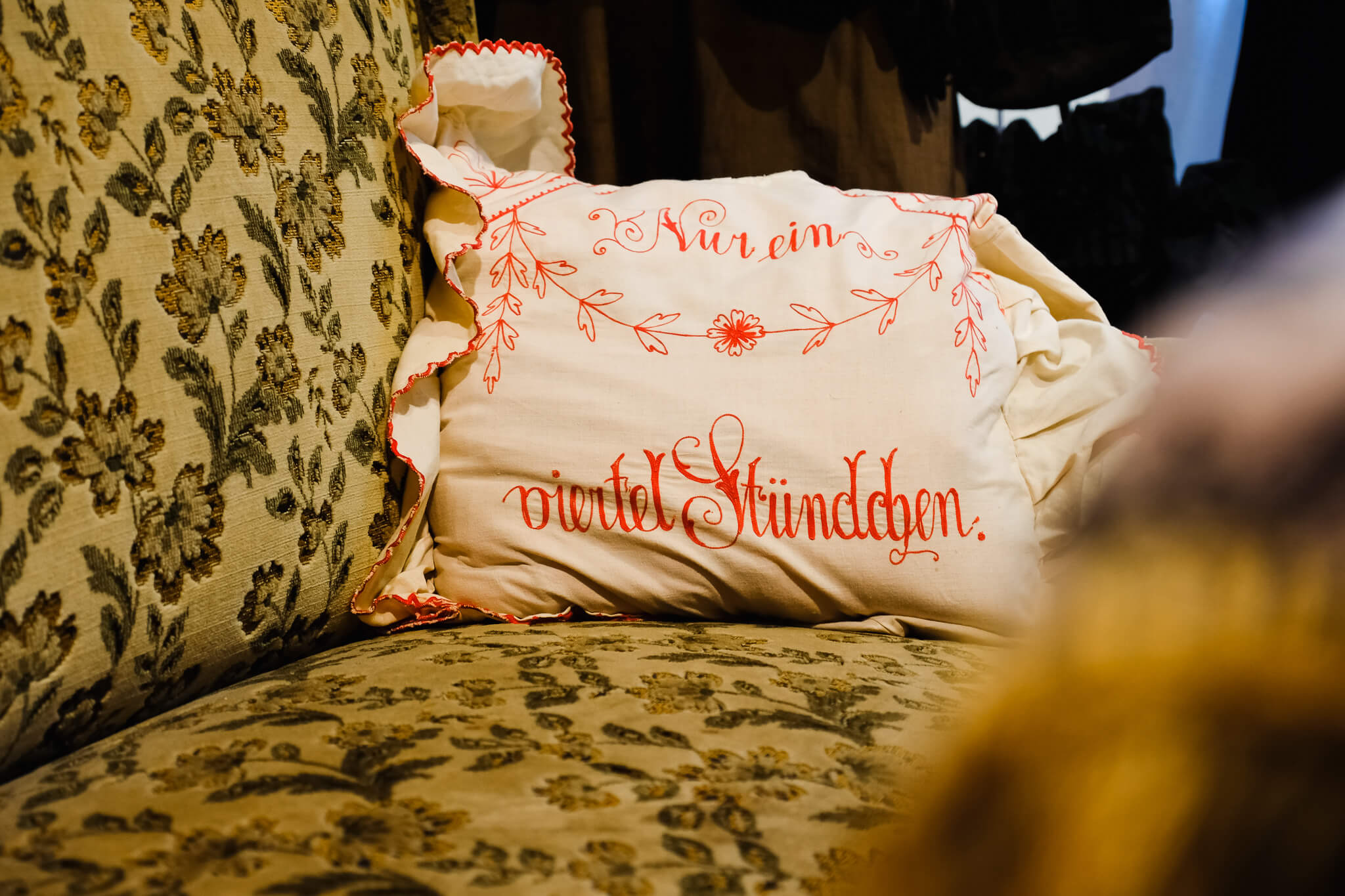 Kissen mit der Aufschrift Nur ein viertel Stündchen im Waldnaabtal-Museum
