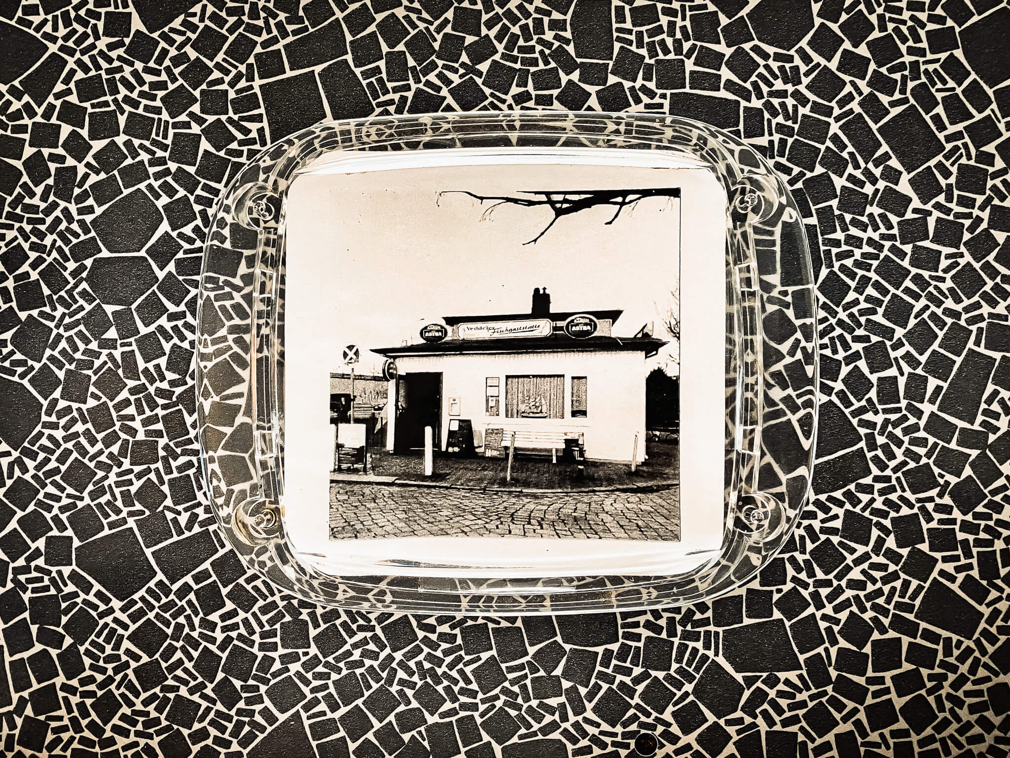 Aschenbecher mit historischem Foto der Veddeler Fischgaststätte