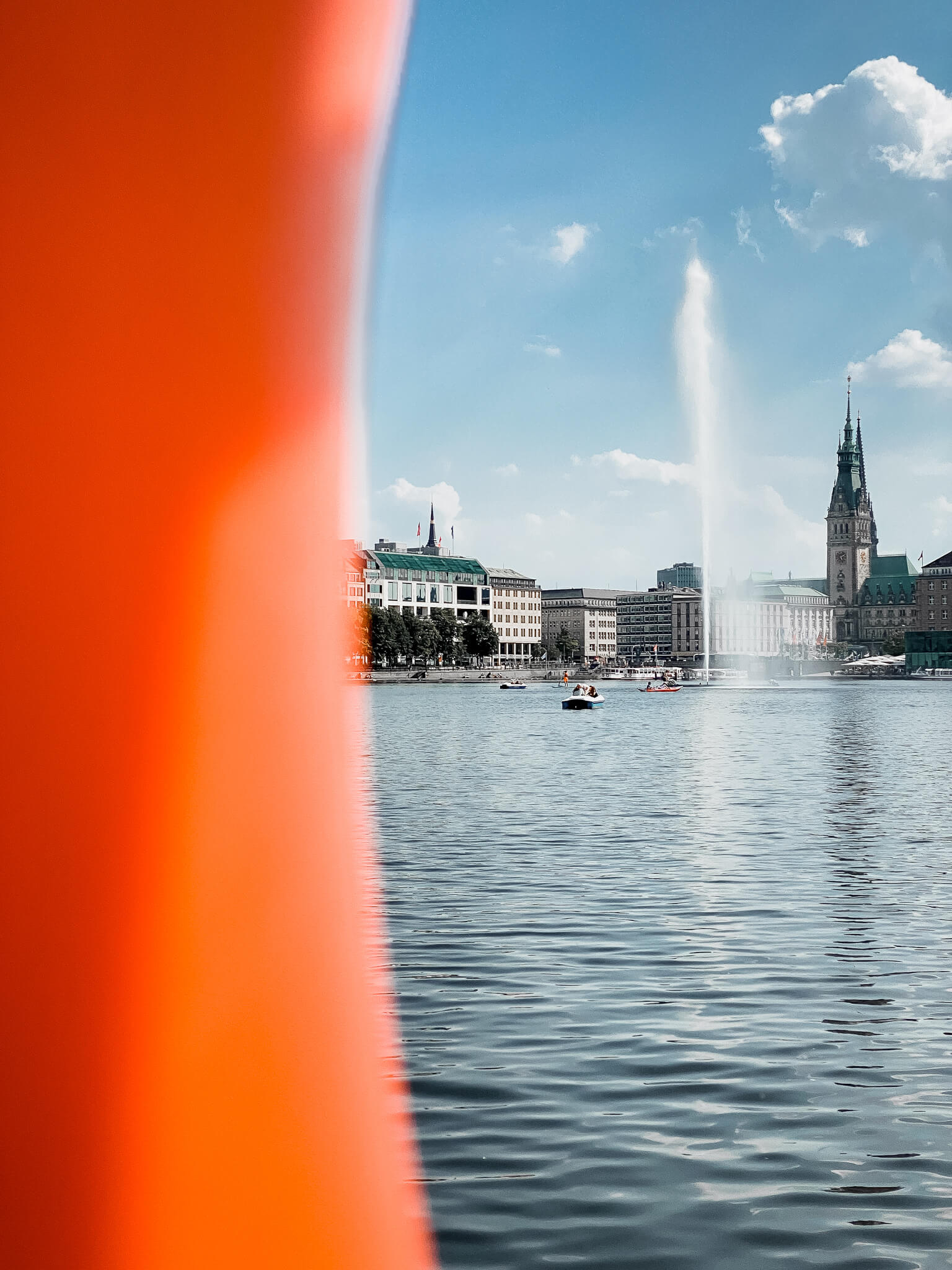 Alsterfontäne auf der Binnenalster in Hamburg