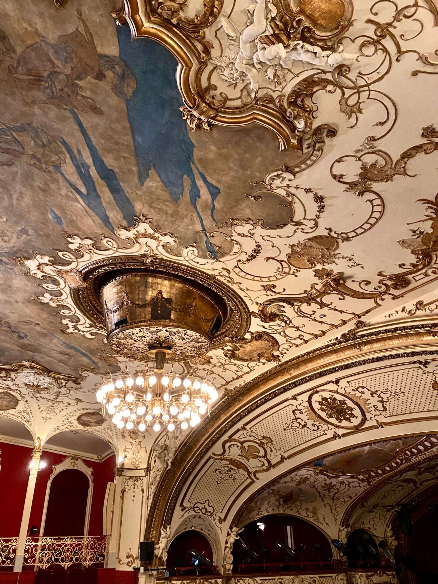 Kronleuchter im Deutschen SchauSpielHaus Hamburg