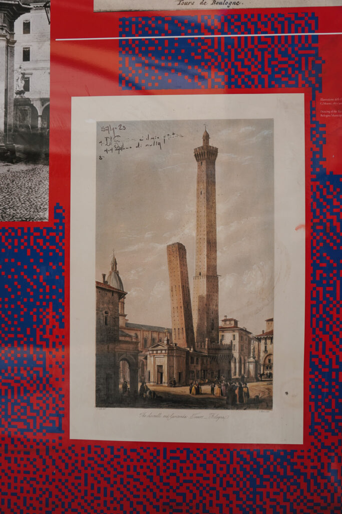 Historisches Bild der Due Torri am Bauzaun