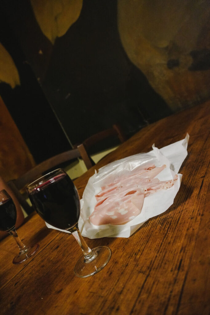 Lambrusco und Mortadella in der Osteria del Sole